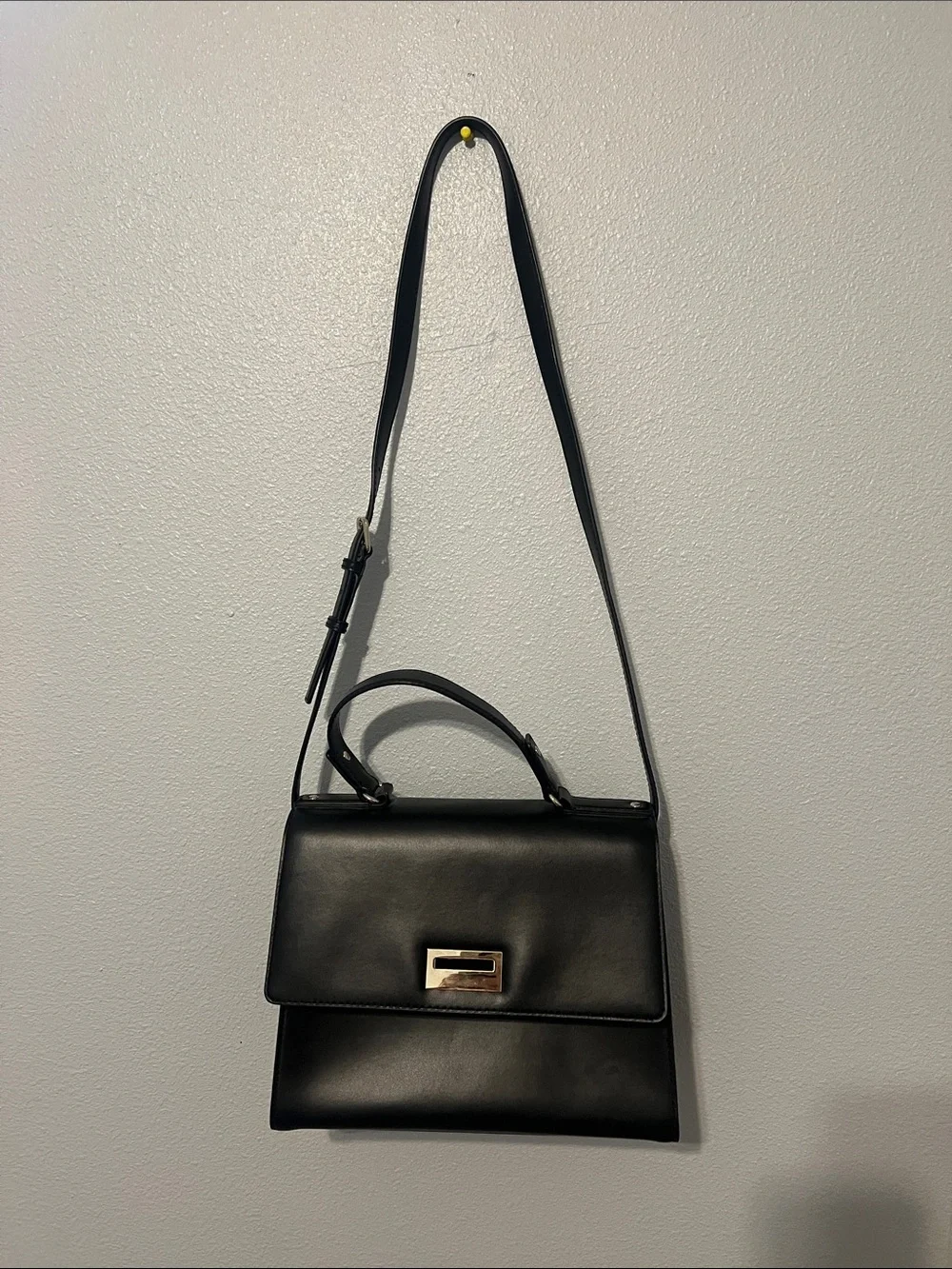 Kate Spade New York Black Leather Crossbody Top-Handle Bag